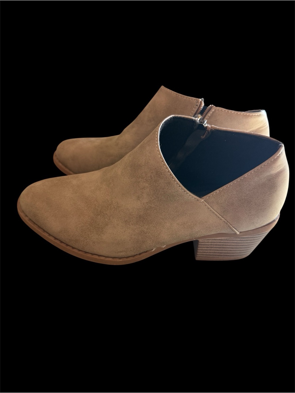 Women’s size 41 short booties with heel. Non-branded. Smooth beige vegan leather